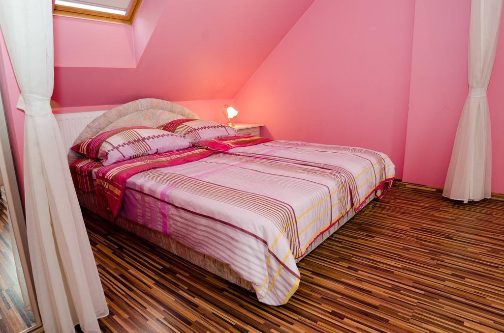Kaman Vendeghaz Apartment Alsopahok Ngoại thất bức ảnh