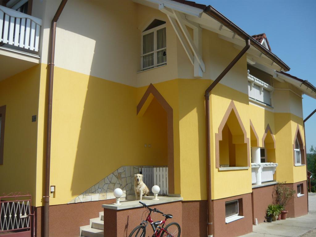 Kaman Vendeghaz Apartment Alsopahok Ngoại thất bức ảnh